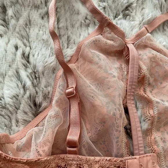 Victoria’s Secret Very Sexy Plunge Bra 34C Panty M NWT 🆕 Lingerie Set 🩷🩷 - Picture 9 of 17
